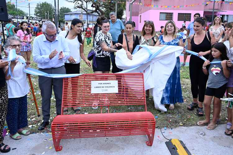 Julio Zamora presentó el espacio público Nº80 renovado por el Municipio de Tigre en el barrio San Pablo