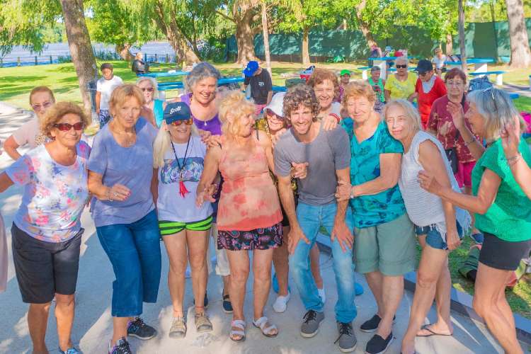 Juan Andreotti visitó las Colonias que iniciaron en los Polideportivos de San Fernando. Juan Andreotti visitó las Colonias que iniciaron en los Polideportivos de San Fernando.