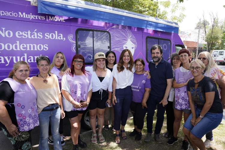 Fernando Moreira y Victoria Tolosa Paz recorrieron el Centro Infantil “Rosarito Vera”. Fernando Moreira y Victoria Tolosa Paz recorrieron el Centro Infantil “Rosarito Vera”.