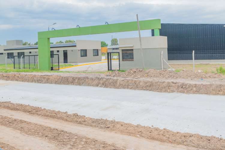 Juan Andreotti supervisó la pavimentación de la calle Maipú en Virreyes Oeste. Juan Andreotti supervisó la pavimentación de la calle Maipú en Virreyes Oeste.