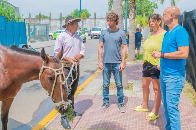 Juan Andreotti firmó la liberación del sexto caballo por Tracción a Sangre, y entregó una moto eléctrica 