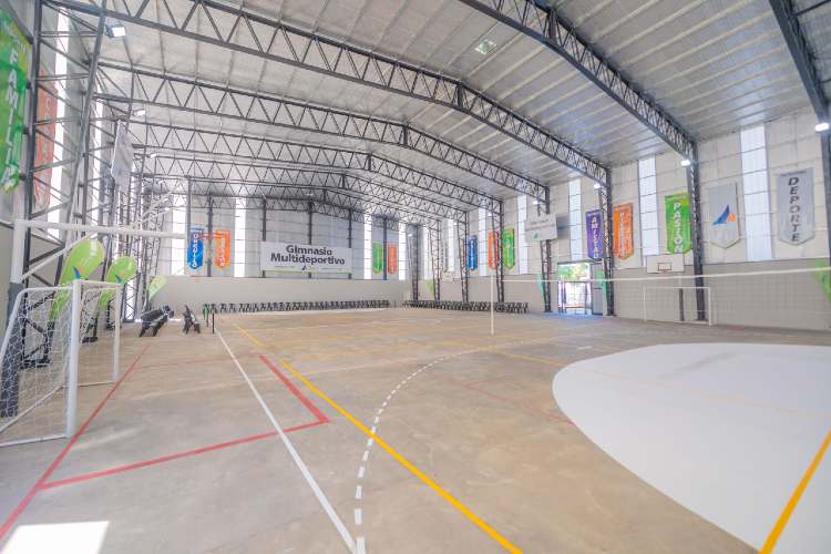 Juan Andreotti inauguró un nuevo “Gimnasio Multideportivo” en el Poli N°8. Juan Andreotti inauguró un nuevo “Gimnasio Multideportivo” en el Poli N°8.