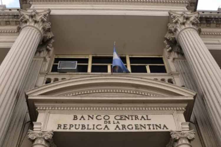 El Banco Central aprueba la emisión de billetes de $10.000 y $20.000 en 2024