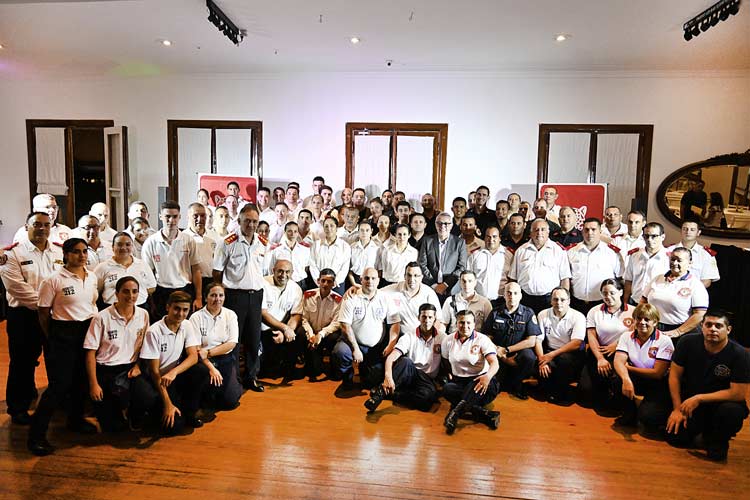 El Municipio de Tigre entrega equipos de respiración autónoma a bomberos voluntarios