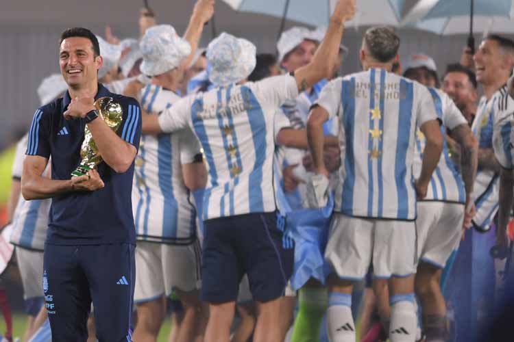 El seleccionado argentino campeón del Mundo  vivió esta noche su inolvidable fiesta el Monumental