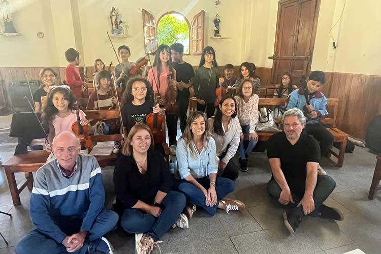 Malena Galmarini gestionó viaje de jóvenes de Tigre a Encuentro de Orquestas 2023 en Bariloche Malena Galmarini gestionó viaje de jóvenes de Tigre a Encuentro de Orquestas 2023 en Bariloche