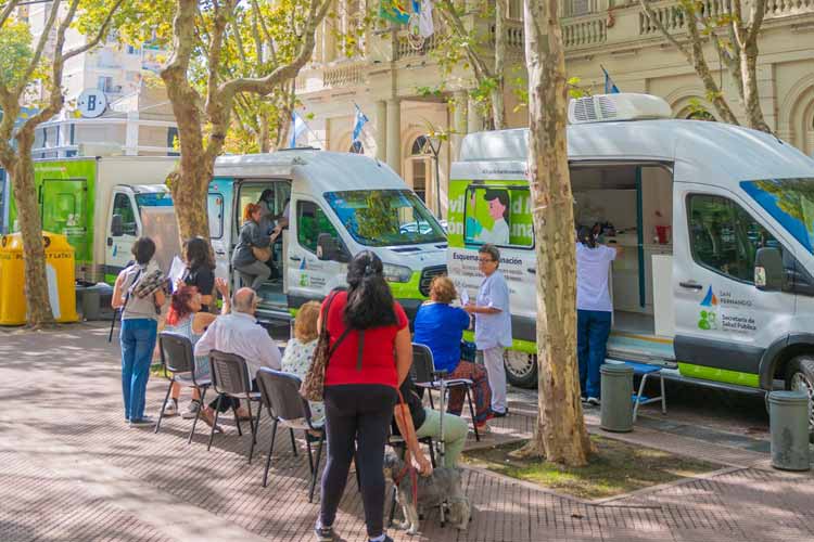 San Fernando acerca servicios de salud en la Plaza Mitre en conmemoración al Día Mundial de la Salud