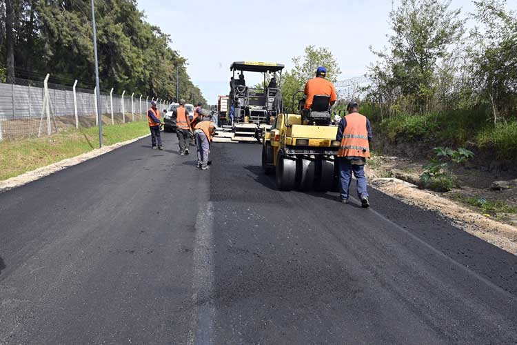 El Municipio de Tigre avanza con la repavimentación del camino Barbarita El Municipio de Tigre avanza con la repavimentación del camino Barbarita