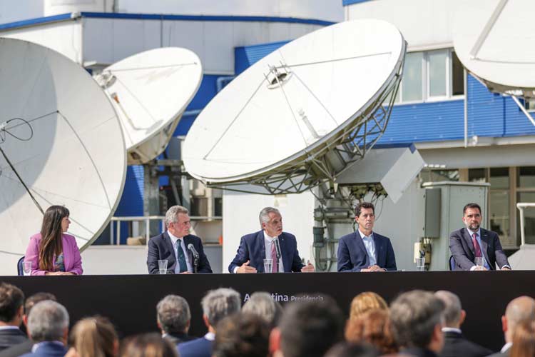 Alberto Fernández presentó desde Tigre un programa para garantizar la conectividad satelital en más de 370 localidades