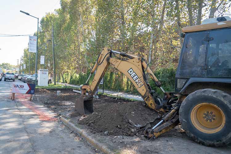 San Isidro construye nuevas dársenas de estacionamiento en Las Lomas