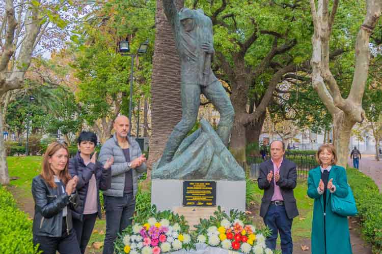 San Fernando rindió homenaje a los Bomberos Voluntarios en su día