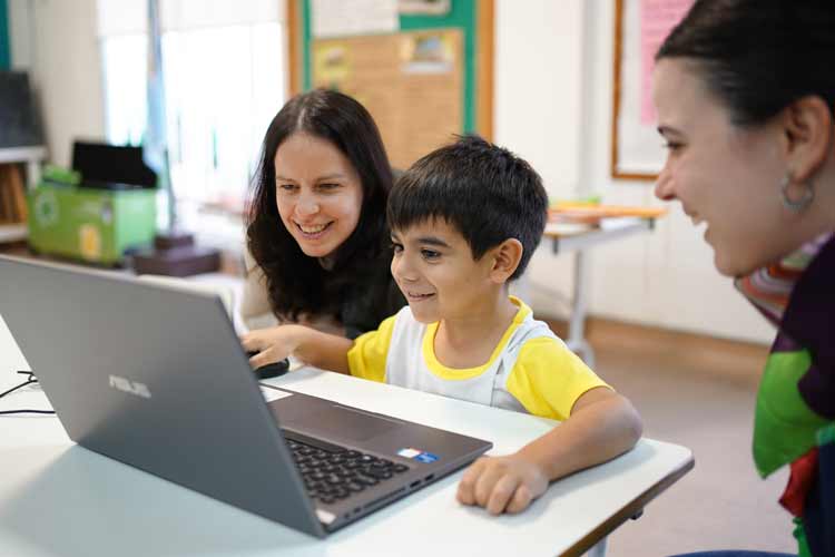 Soledad Martínez destacó el papel fundamental de la educación en Vicente López, especialmente en los jardines de infantes municipales Soledad Martínez destacó el papel fundamental de la educación en Vicente López, especialmente en los jardines de infantes municipales
