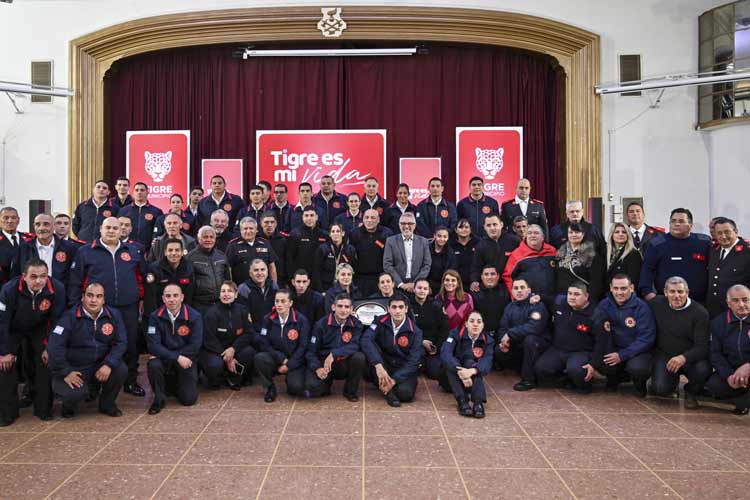 Julio Zamora agasajó al personal de los cuatro cuarteles de Bomberos Voluntarios de Tigre