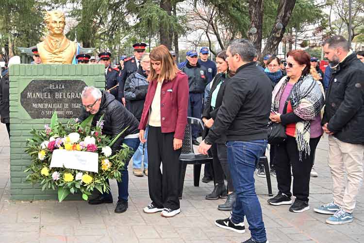 Julio Zamora participó en el homenaje por el Día de la Bandera en Don Torcuato