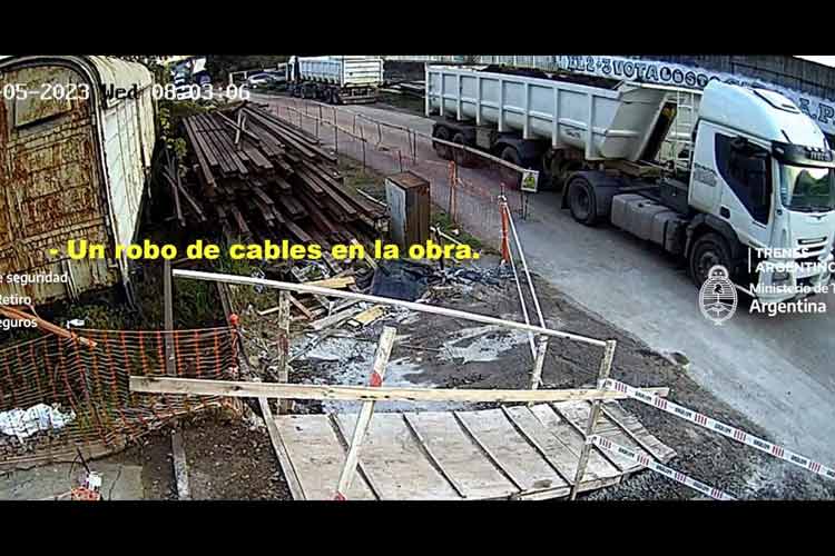 Detienen a camionero que intentó escapar con cables robados del sistema ferroviario en Retiro