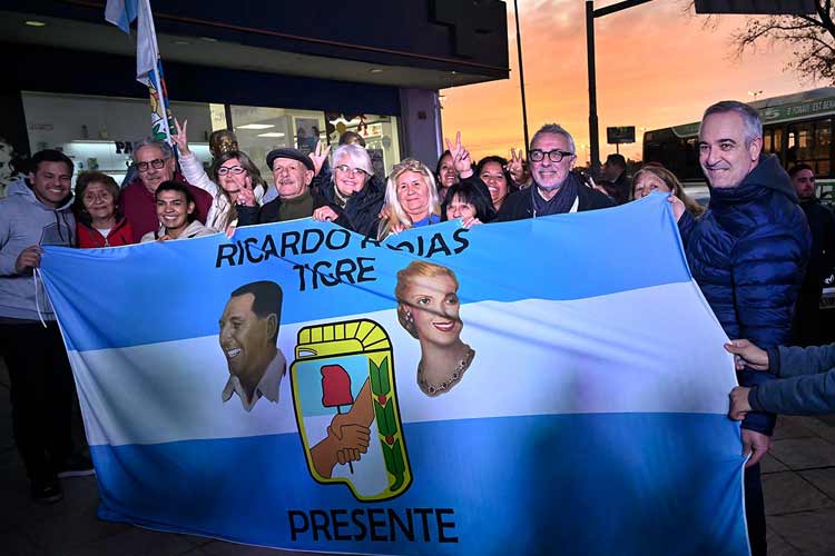 Julio Zamora resaltó la importancia de la política y el peronismo en un emotivo homenaje a Juan Domingo Perón Julio Zamora resaltó la importancia de la política y el peronismo en un emotivo homenaje a Juan Domingo Perón