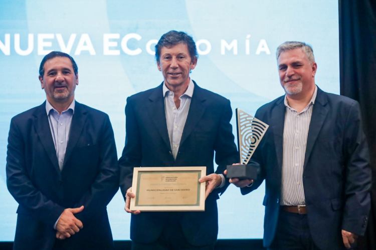 Gustavo Posse recibe premio por políticas sostenibles en San Isidro
