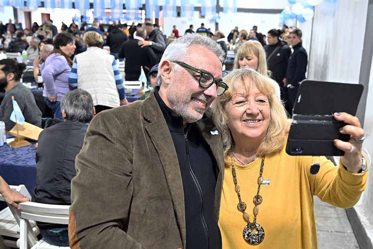 Julio Zamora celebró el Día de la Independencia en el Club Rincón  presentando proyectos y precandidatos