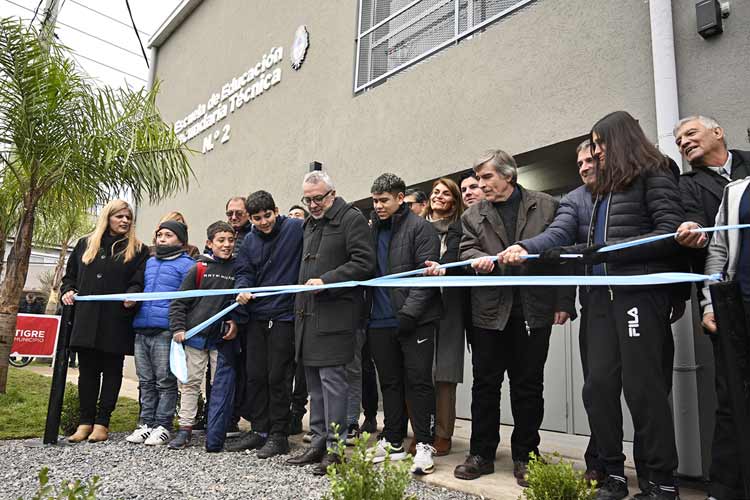 Julio Zamora inauguró la ampliación y remodelación de la Escuela Secundaria Técnica Nº2 en Ricardo Rojas