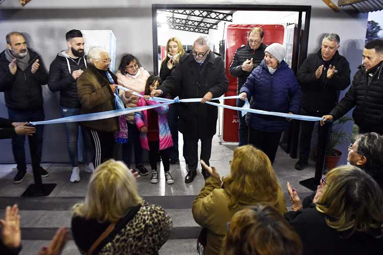 Julio Zamora inauguró un SUM en el Polideportivo Zabala de Benavídez