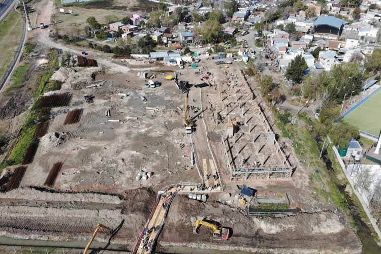 Julio Zamora colocó la piedra fundamental del Hospital de Alta Complejidad de Tigre Julio Zamora colocó la piedra fundamental del Hospital de Alta Complejidad de Tigre