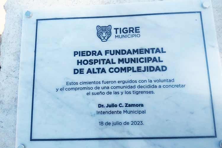 Julio Zamora colocó la piedra fundamental del Hospital de Alta Complejidad de Tigre Julio Zamora colocó la piedra fundamental del Hospital de Alta Complejidad de Tigre