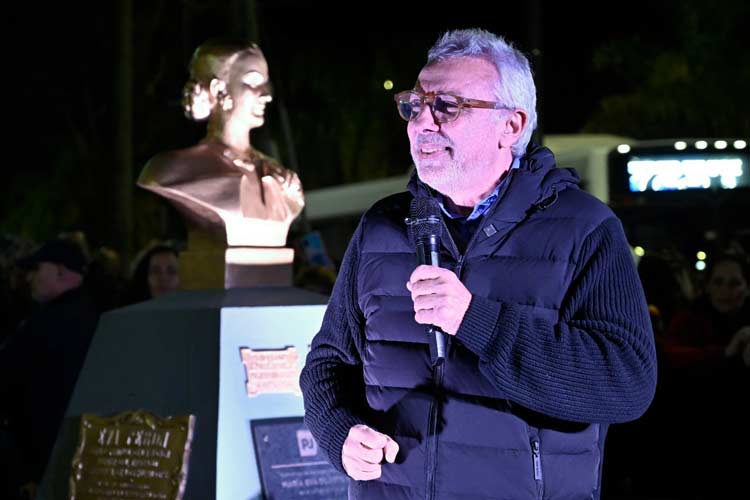 Julio Zamora: “Abrazamos como siempre la bandera del peronismo, ratificando el compromiso que tenemos por seguir transformando a Tigre”