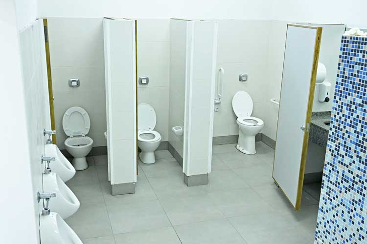 Ya funcionan los nuevos vestuarios del Polideportivo Sarmiento Ya funcionan los nuevos vestuarios del Polideportivo Sarmiento