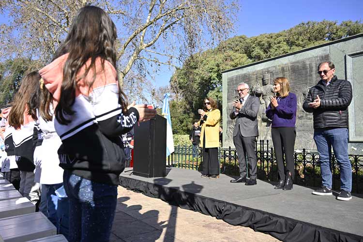 Julio Zamora conmemoró el 217º aniversario de Tigre en acto con la comunidad