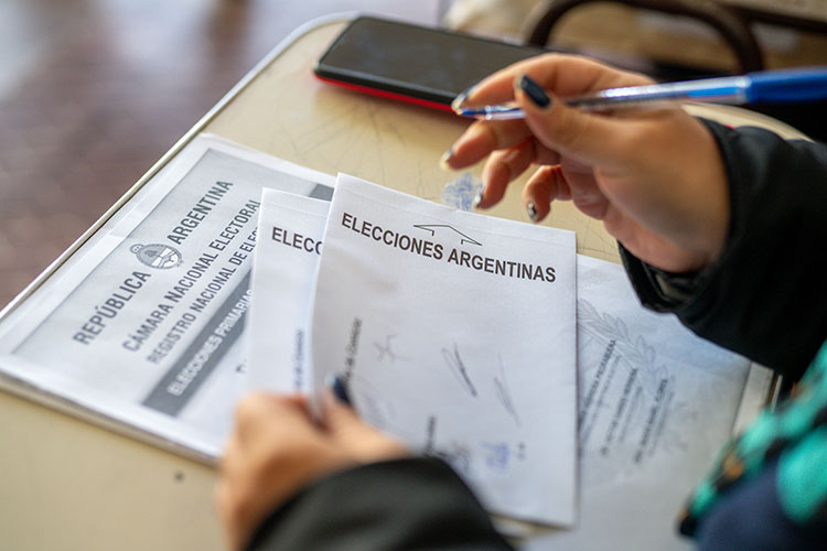 Triunfo contundente de UxP en distritos clave de Buenos Aires en las PASO