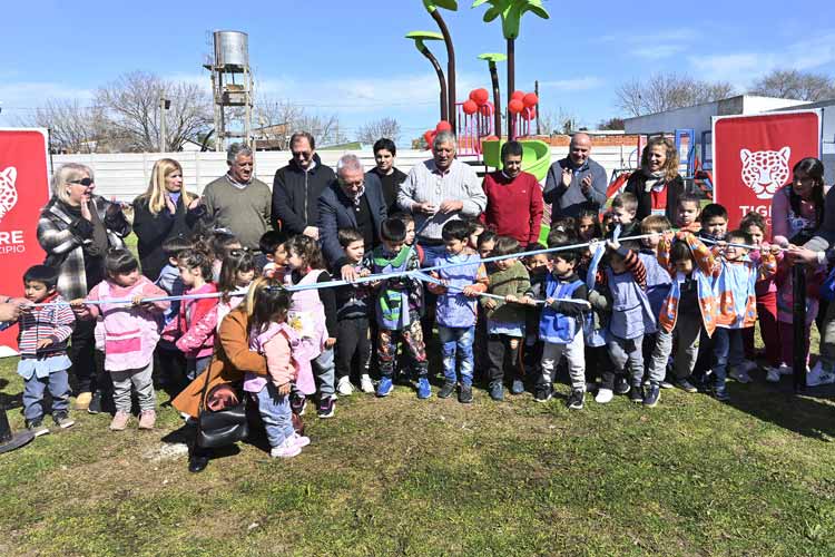 Julio Zamora inauguró los nuevos juegos del Jardín N°947 en Benavídez