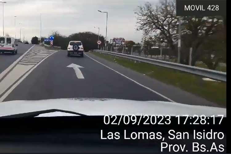 Roban camioneta en San Isidro y son detenidos tras una frenetica persecución y choque en Panamericana