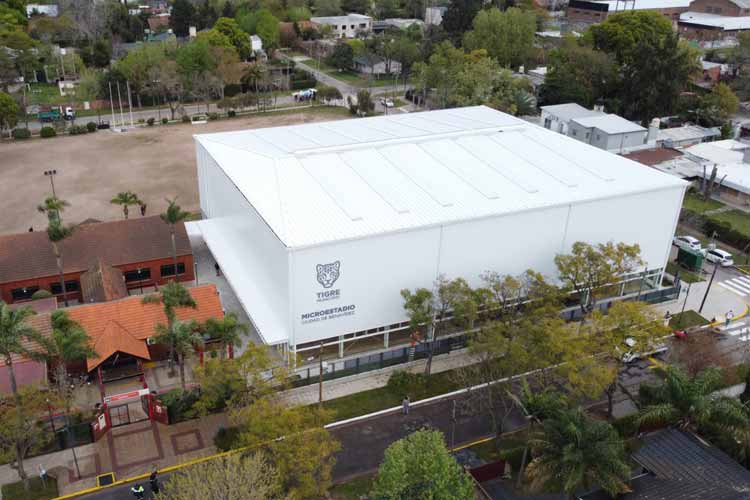 Julio Zamora y Gabriel Katopodis inauguran el Microestadio Ciudad de Benavídez en Tigre Julio Zamora y Gabriel Katopodis inauguran el Microestadio Ciudad de Benavídez en Tigre