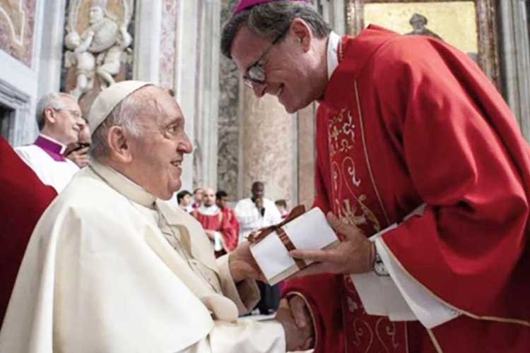 El Arzobispo de Buenos Aires sorprendido por la propuesta de LLA de cortar relaciones con el Vaticano
