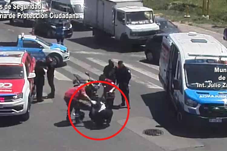 Don Torcuato: Impactante choque entre moto y auto en Ruta 202