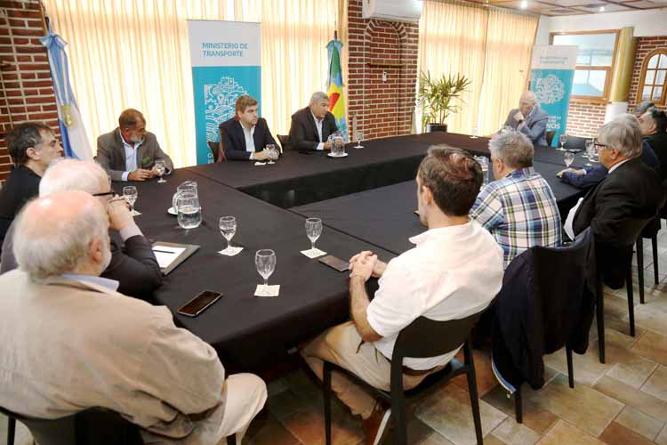 Alerta en el Transporte: Empresas Bonaerenses Buscan Soluciones ante Aumento del Dólar y Combustible