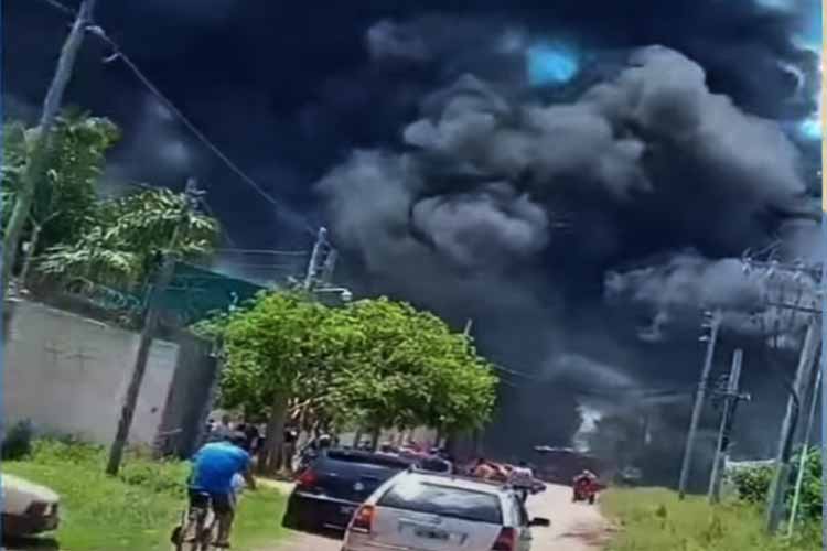 Incendio en Fábrica de Benavidez