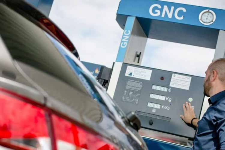 Fijan nuevos valores para las obleas para vehículos a GNC y cédulas Mercosur