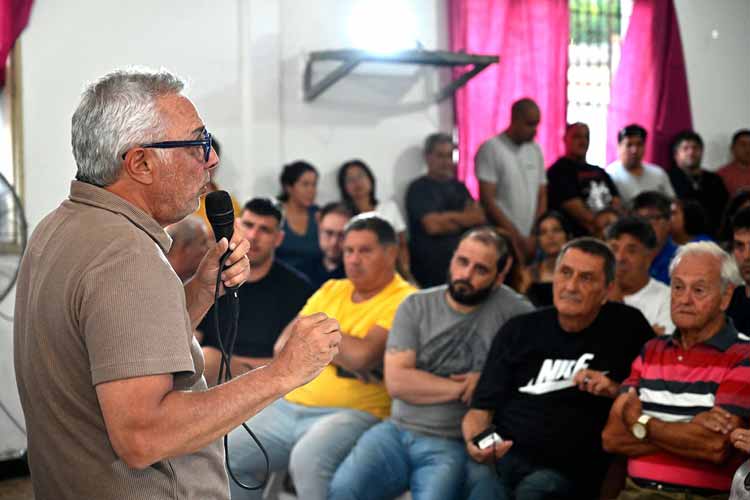 Julio Zamora encabezó una reunión para debatir sobre el paro del 24 de enero en contra del DNU