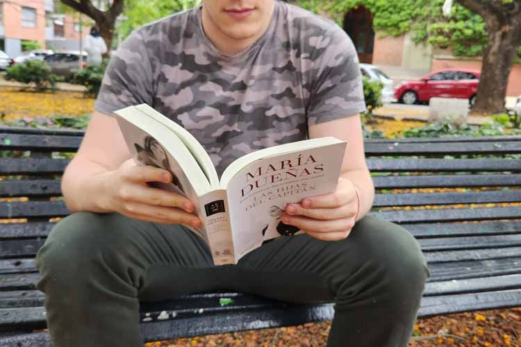 Cómo disfrutar de las lecturas de verano con la Red de Bibliotecas de Vicente López Cómo disfrutar de las lecturas de verano con la Red de Bibliotecas de Vicente López
