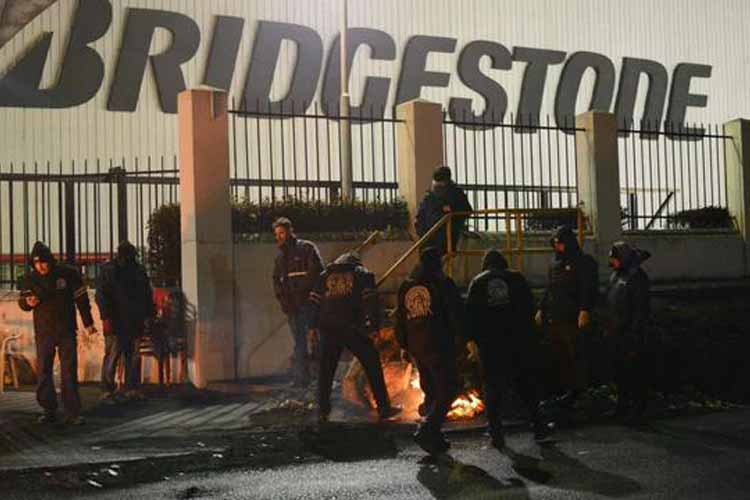 Lucha por la reincorporación de 50 despedidos en la fábrica Bridgestone