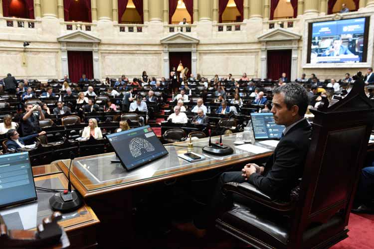 Diputados aprobó en general proyecto de ley Bases por 144 votos a 109