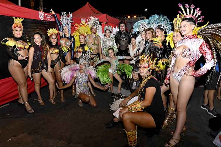 Los carnavales de Tigre reunieron a miles de vecinos en Benavidez y Rincón De Milberg