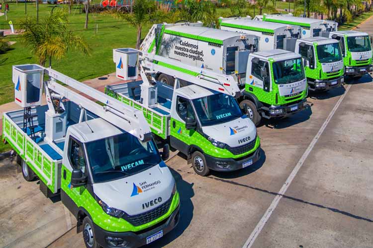 Juan Andreotti presentó nuevos camiones para el mantenimiento y cuidado de San Fernando