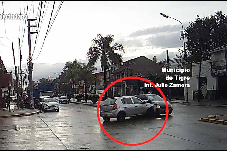 Las cámaras de Tigre registraron un accidente automovilístico en Benavídez