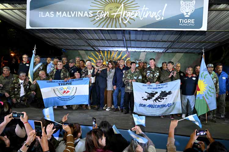Tigre realizó una emotiva vigilia para homenajear a los héroes de Malvinas en General Pacheco