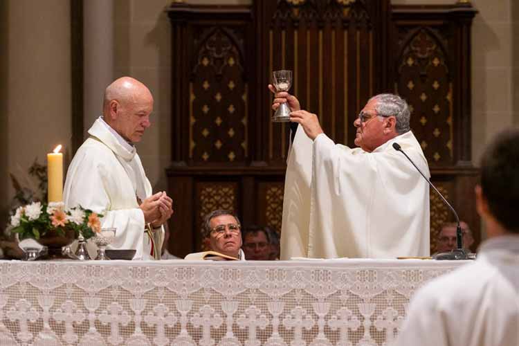 Monseñor Guillermo Caride inició su ministerio como obispo coadjutor de San Isidro Monseñor Guillermo Caride inició su ministerio como obispo coadjutor de San Isidro