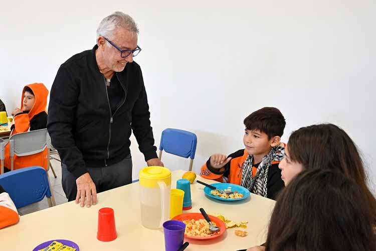 Julio Zamora en el marco de la inauguración del comedor -y SUM- de la Escuela Primaria N° 36 de General Pacheco Julio Zamora en el marco de la inauguración del comedor -y SUM- de la Escuela Primaria N° 36 de General Pacheco