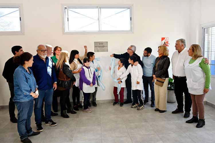Julio Zamora en el marco de la inauguración del comedor -y SUM- de la Escuela Primaria N° 36 de General Pacheco Julio Zamora en el marco de la inauguración del comedor -y SUM- de la Escuela Primaria N° 36 de General Pacheco