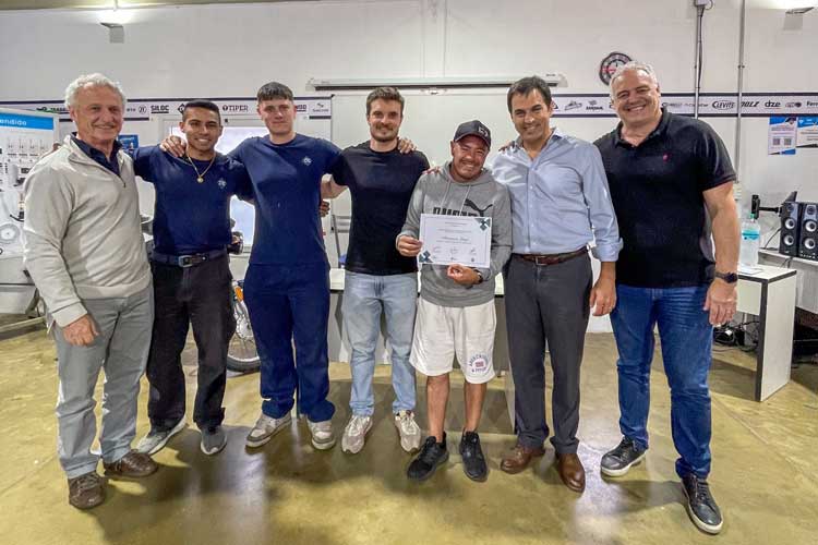 Cursos con salida laboral en San Isidro: primeras promociones de mecánicos Cursos con salida laboral en San Isidro: primeras promociones de mecánicos